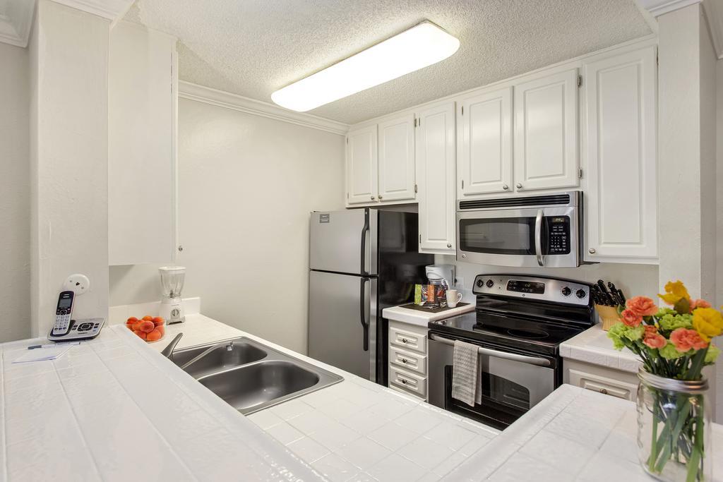 Eaves Mountain View At Middlefield Apartment Bagian luar foto